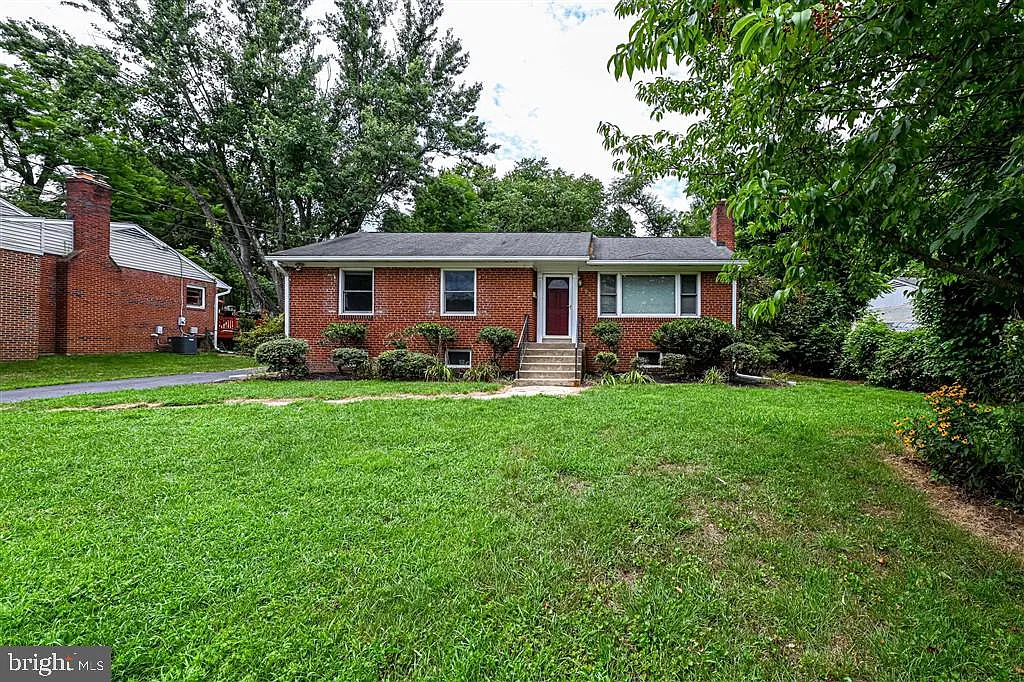 4 bed, 2.0 bath, 1246 sqft, $4,000 — Photo 1