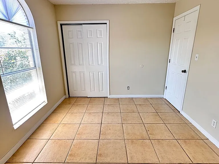1785 Alpha Ct SE — Photo 26