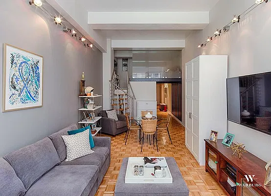 Rented by Warburg | media 10