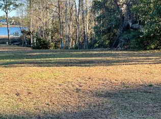 1053 Meridian Dr, Sneads Ferry, NC 28460