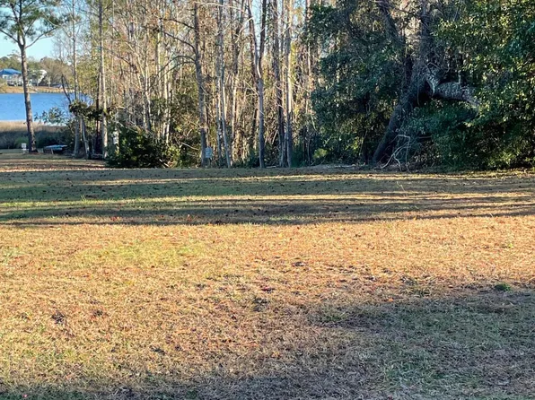 1053 Meridian Drive, Sneads Ferry, NC 28460