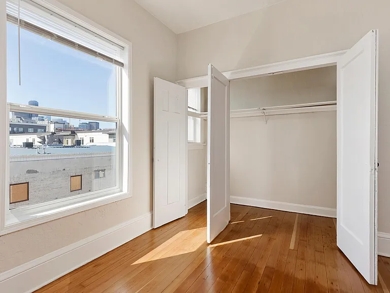 1633 Boylston Ave — Photo 17