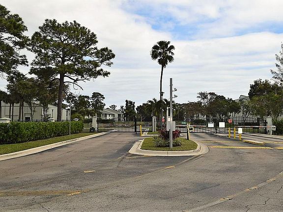 3rd image of 3606 Alder Dr APT E2
