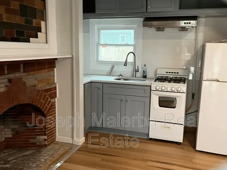 284 Ocean Ave — Photo 3