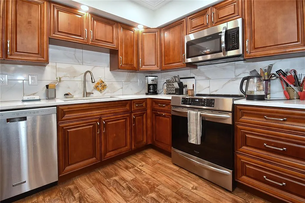 3 bed, 2.0 bath, 1320 sqft, $2,250 — Photo 3