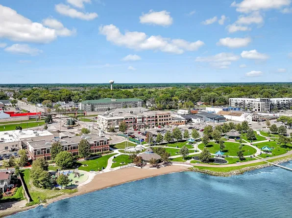 25 Lake St N Unit 205, Forest Lake, MN 55025