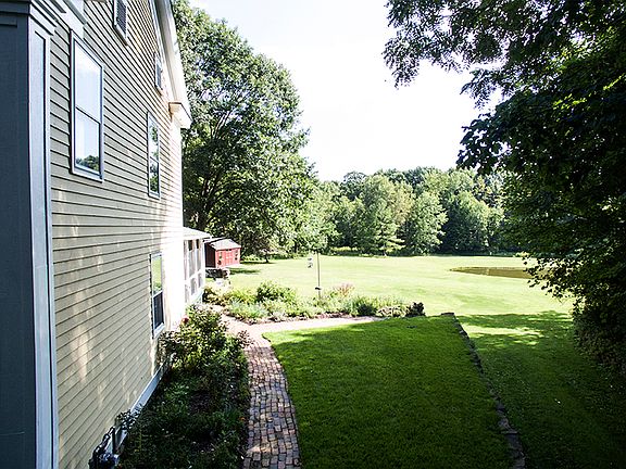 2nd image of 8 Nelson Ave