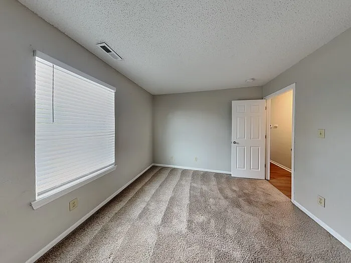 4073 Fairoaks Dr — Photo 13