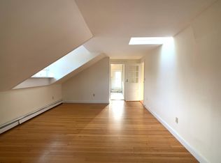 21 Mann Ave APT 5, Newport, RI 02840