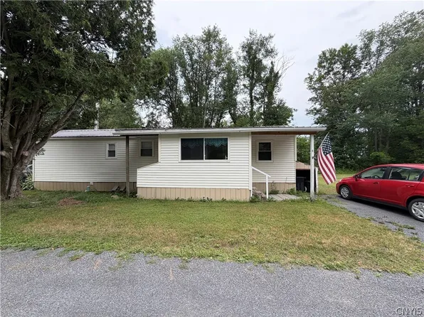 9097 Main St, Stittville, NY 13469