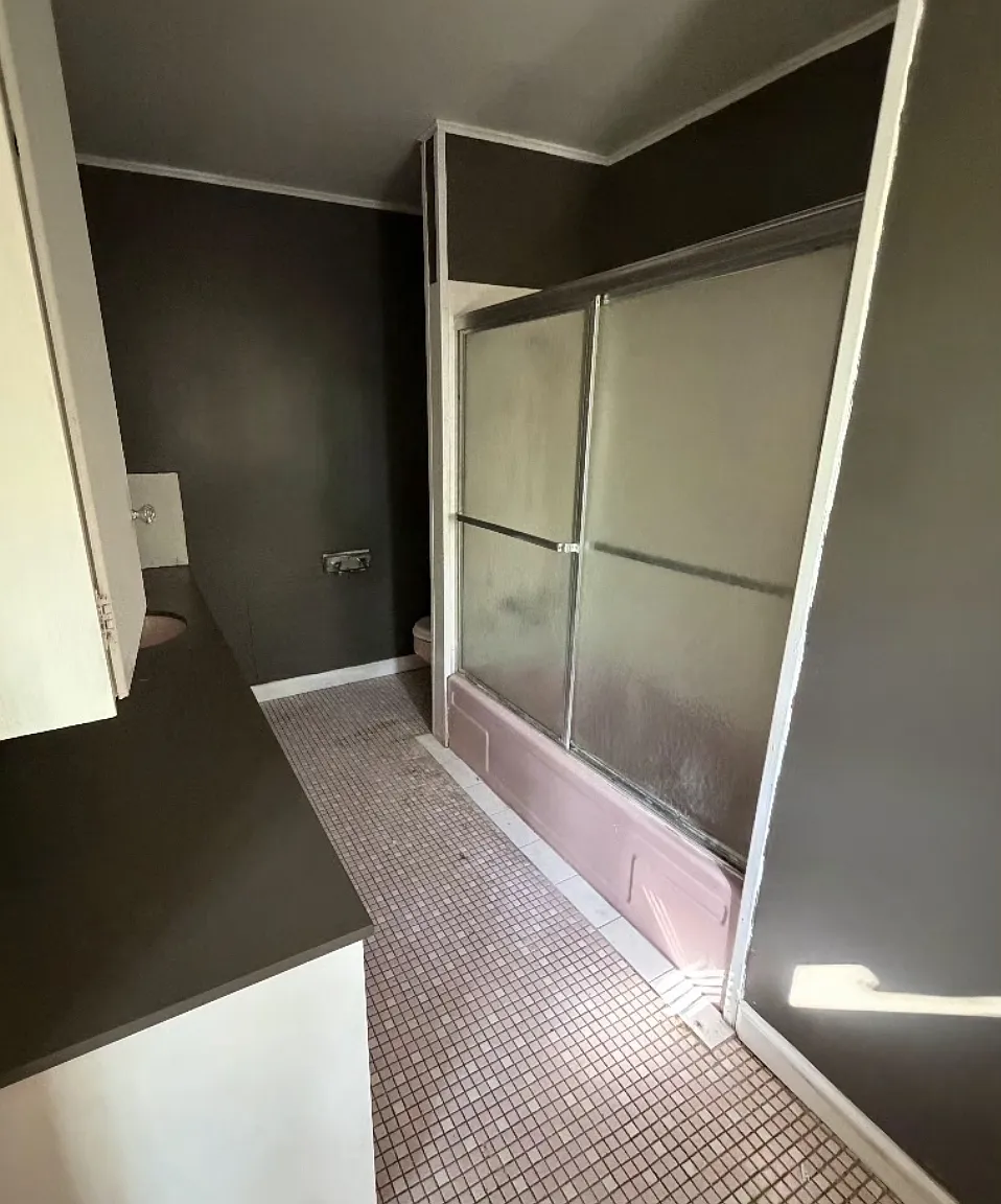 4 bed, 2.5 bath, 2100 sqft, $2,150 — Photo 3