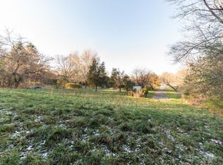 2211 Palatine Rd, Inverness, IL 60067