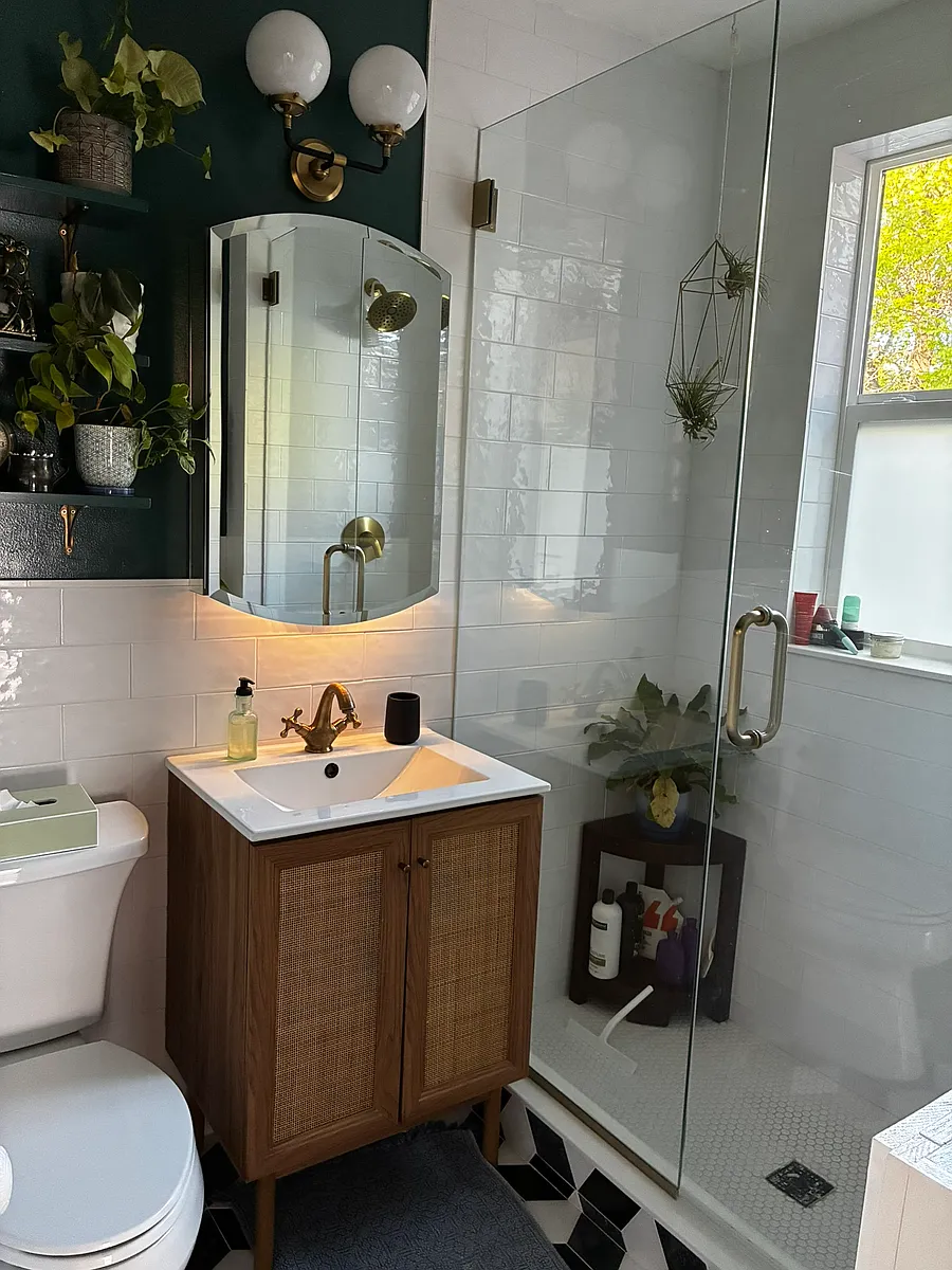 Full upstairs bath, newly renovated - 1324 Adams St