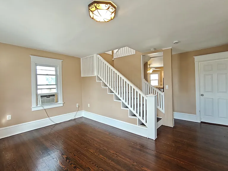4 Pacific Ave #B — Photo 2