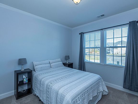 3rd image of 111 Yaupon Holly Cir