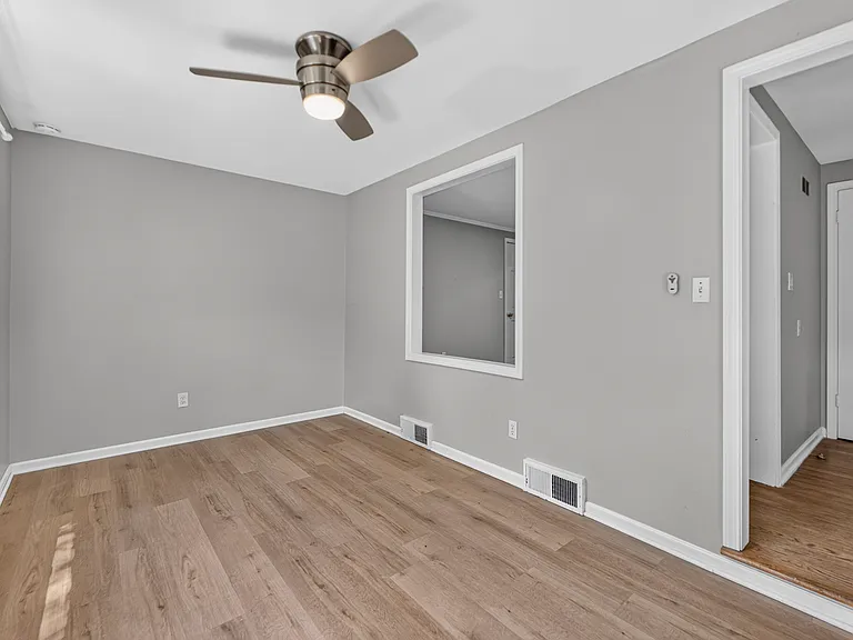 7318 Rosewood St — Photo 15