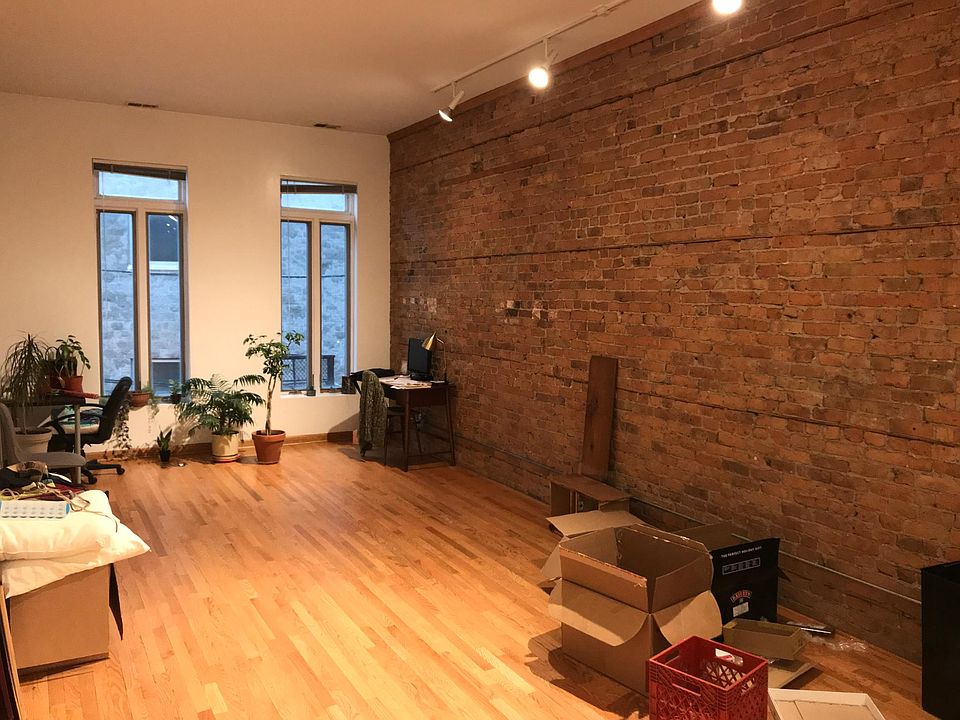 1st image of 679 N Milwaukee Ave APT 202