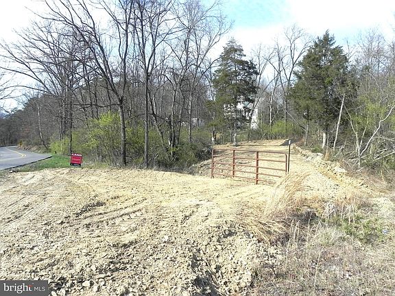 2nd image of Airport Rd