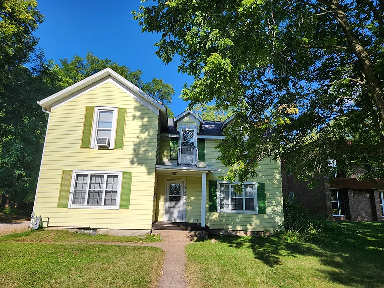 1233 S Dewey St — Photo 2