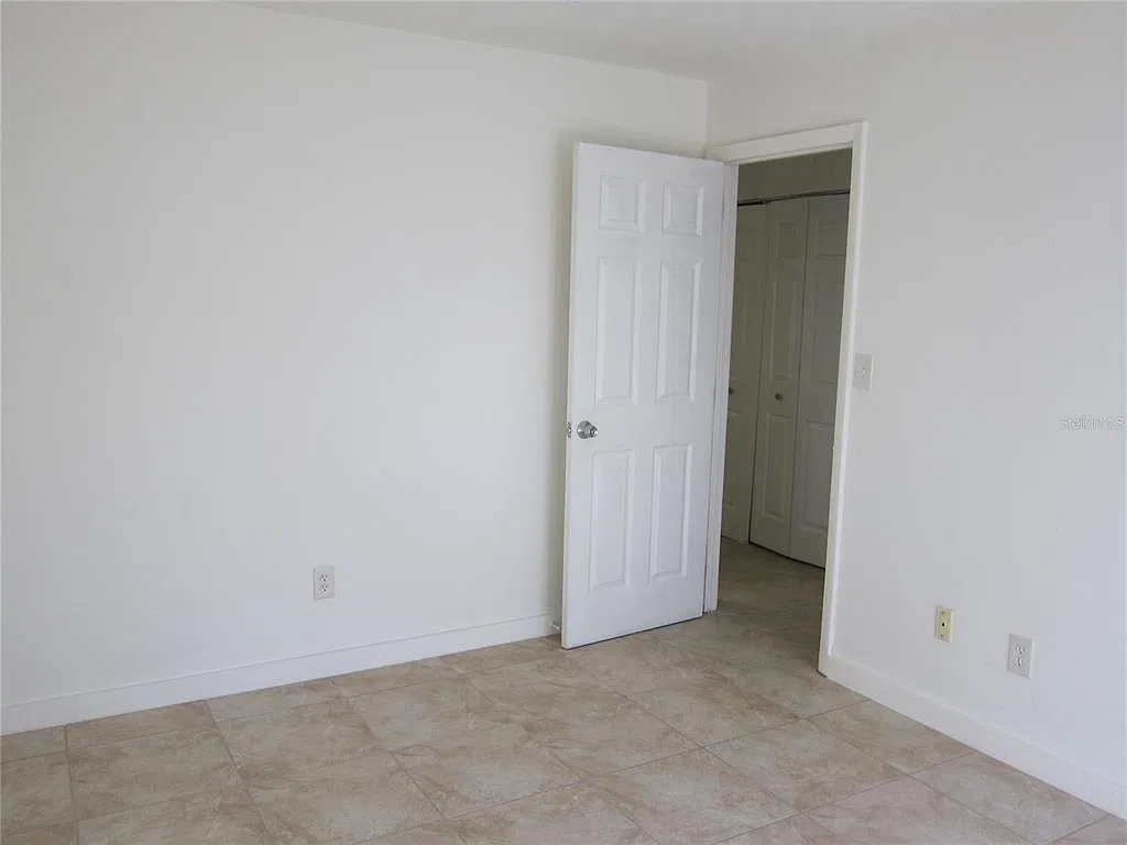 2 bed, 1.0 bath, 930 sqft, $1,000 — Photo 4