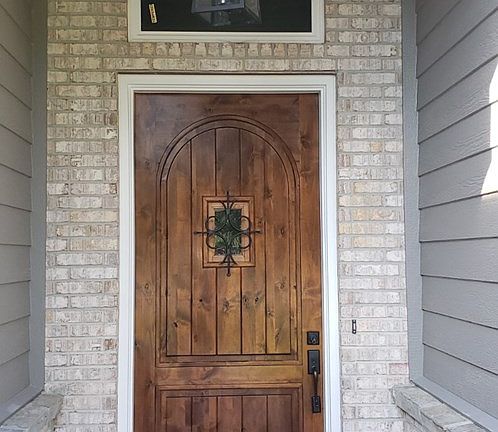 2nd image of 1106 Red Oak Ln