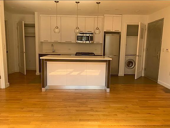 4th image of 123 Parkside Ave #6J