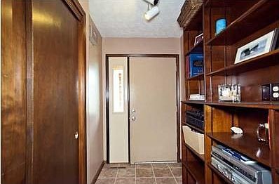 2nd image of 2926 Buxton Ln