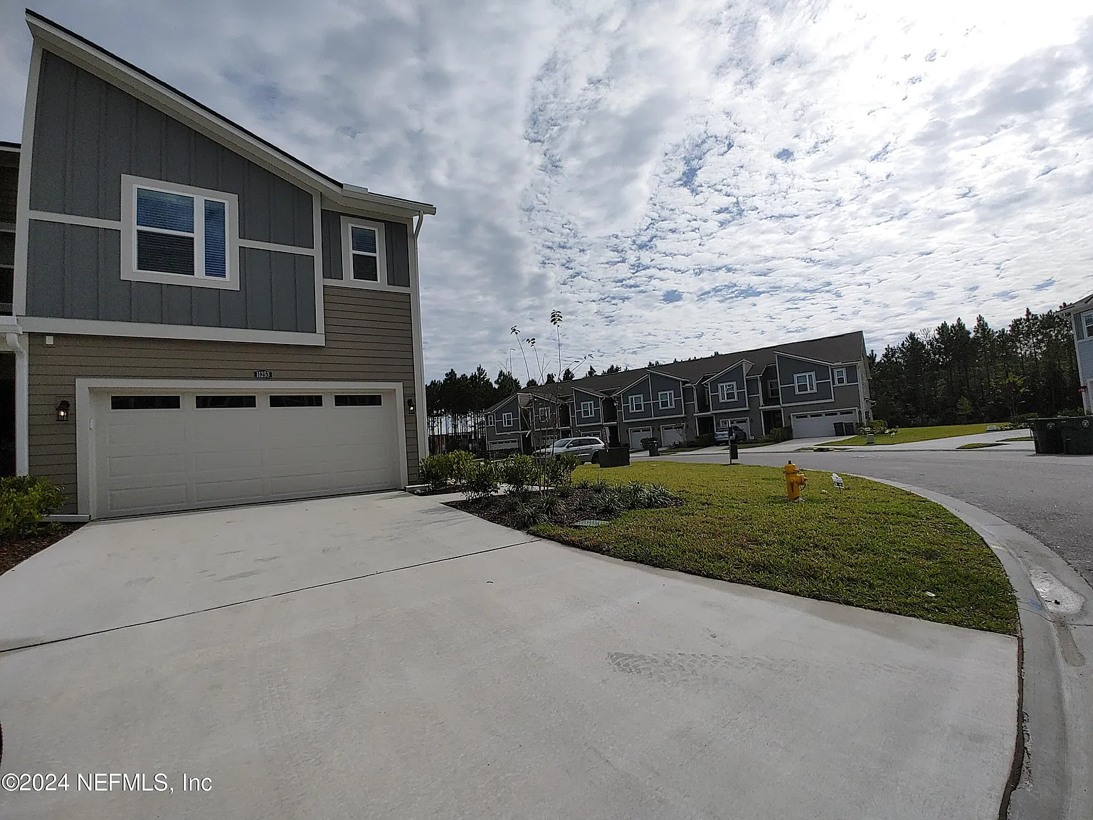 3 bed, 2.5 bath, 1873 sqft, $2,450 — Photo 4