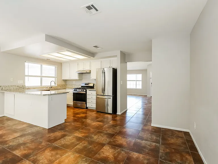 1621 Running Creek Dr — Photo 8
