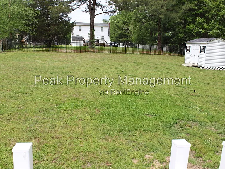 6452 Lakeway Dr — Photo 4