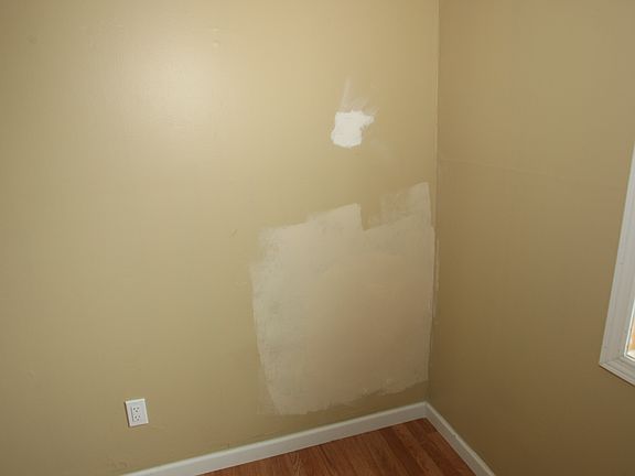 4th image of 348 Longwood St #348