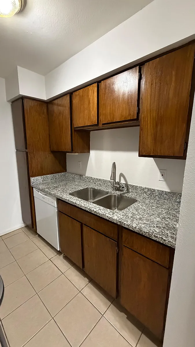 Building Photo - 8517 Hearth Dr #4