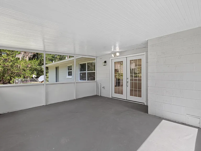 6821 NW 39th Ave — Photo 20