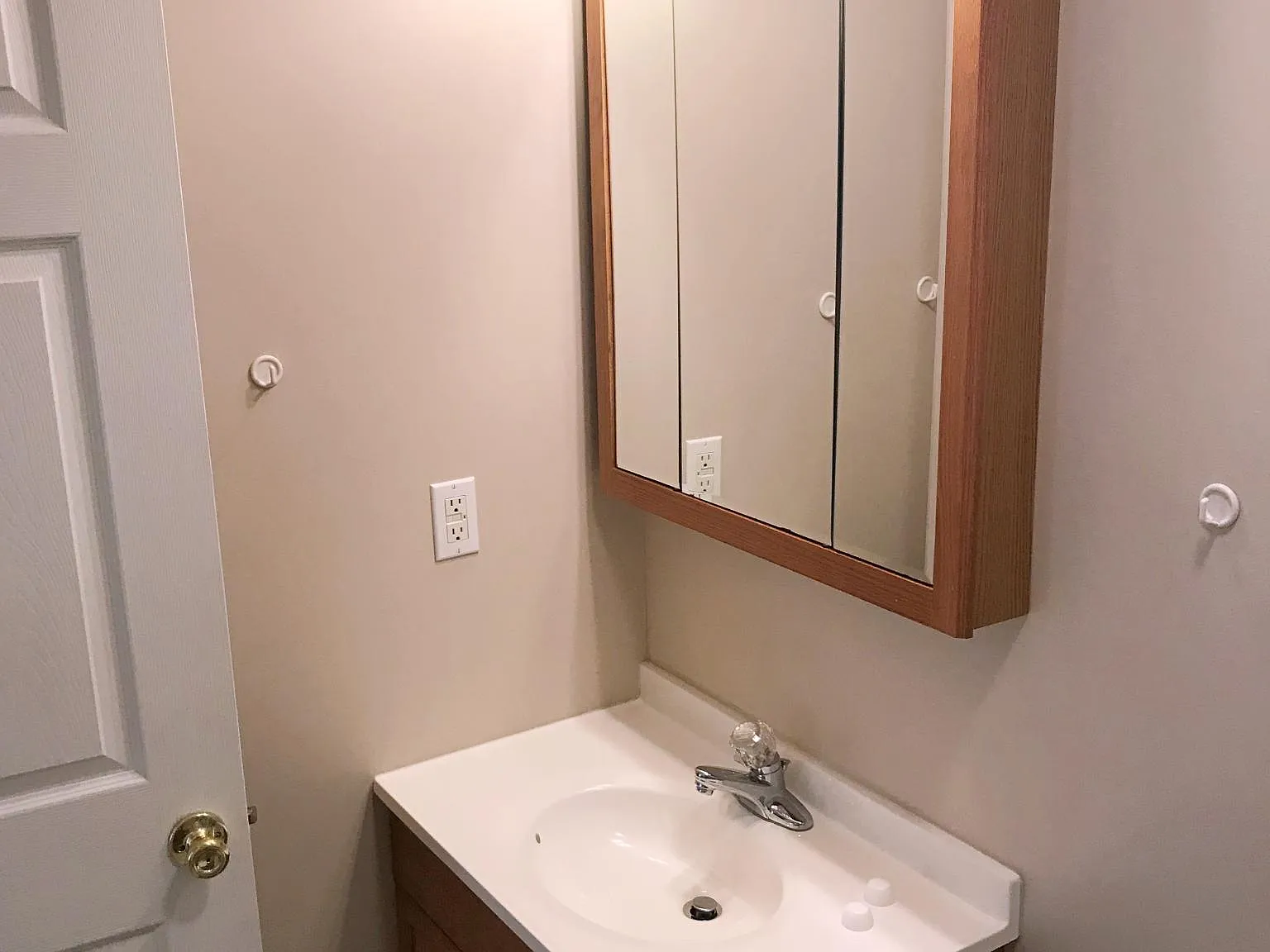 3 bed, 3.5 bath, $2,010 — Photo 4