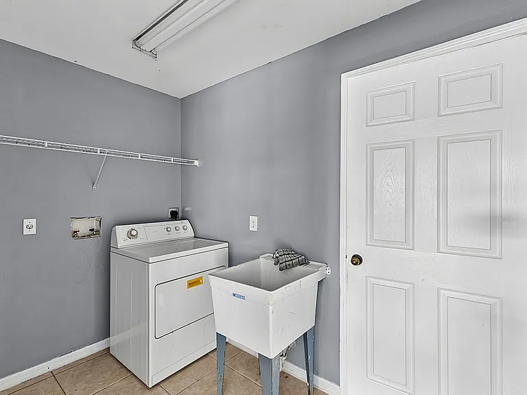 4214 22nd St SW — Photo 15