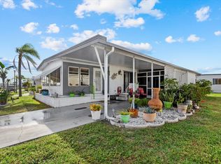 284 La Costa Dr, Nokomis, FL 34275