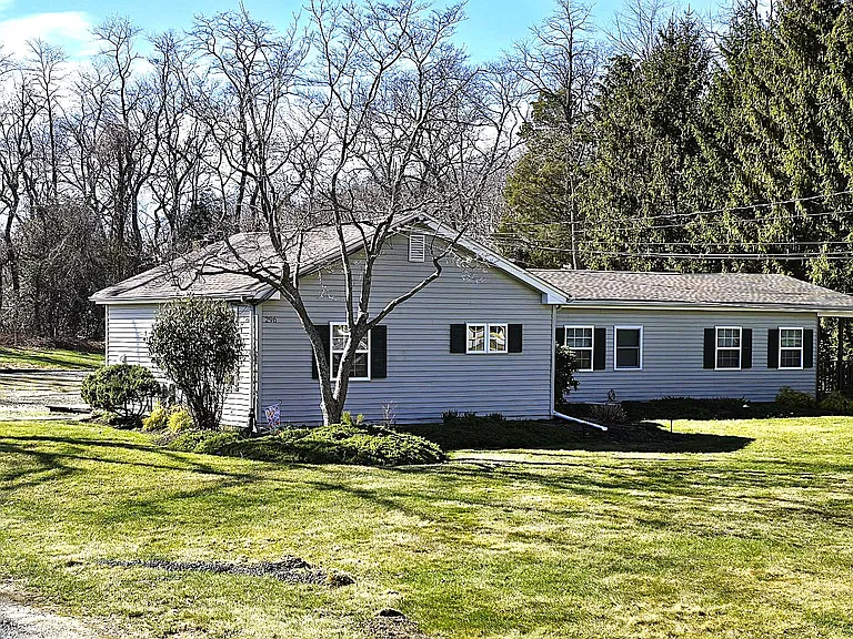 296 Hockhockson Rd #C — Photo 1
