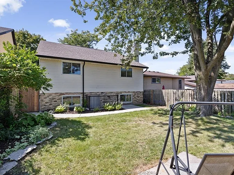 3418 Deerbrook Dr #LOWER — Photo 8