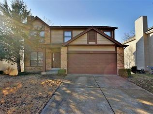 538 Oaktree Crossing Ct, Ballwin, MO 63021