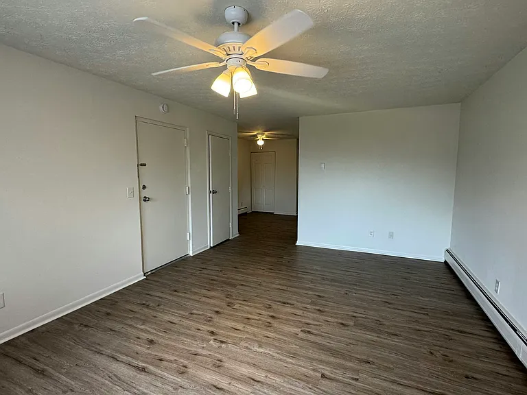 4438 Hamilton Ave #5 — Photo 3