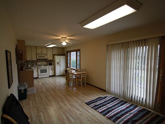 3rd image of 625 Sherwood Ln