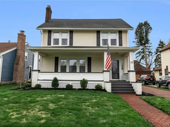 24 Grasmere Rd, Lockport, NY 14094