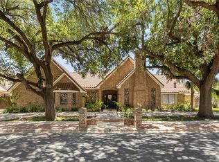 305 Bluebird Ave, McAllen, TX 78504