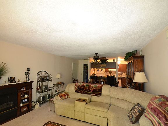 3rd image of 7225 N Lakeside Ct #13