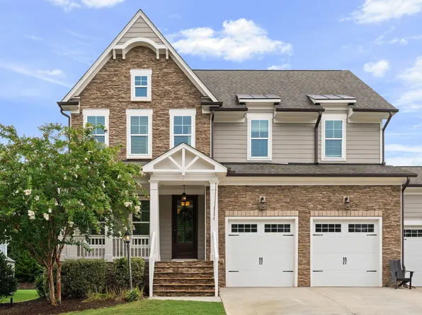 828 Rambling Oaks Ln, Holly Springs, NC 27540