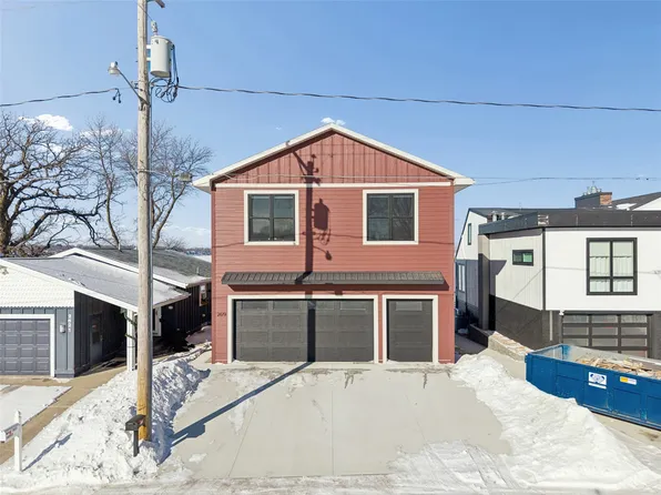 2619 S Lakeview Dr, Clear Lake, IA 50428