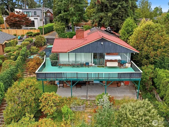 2444 72nd Avenue SE, Mercer Island, WA 98040