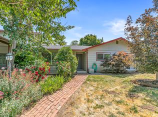2615 Glory C Rd, Medford, OR 97501