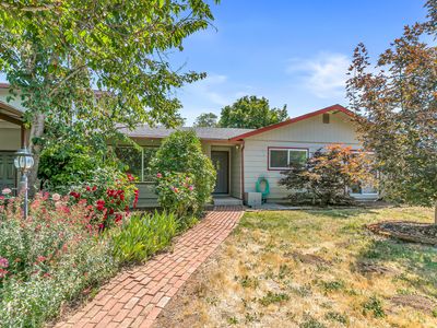 2615 Glory C Rd, Medford, OR, 97501