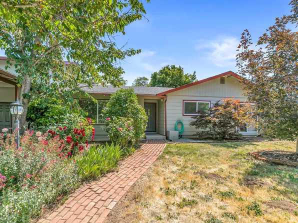 2615 Glory C Rd, Medford, OR 97501